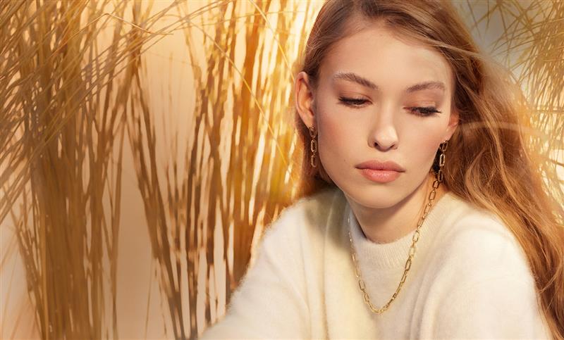 Sunkissed Sparkle: Jewelry to Brighten Your Summer Wardrobe