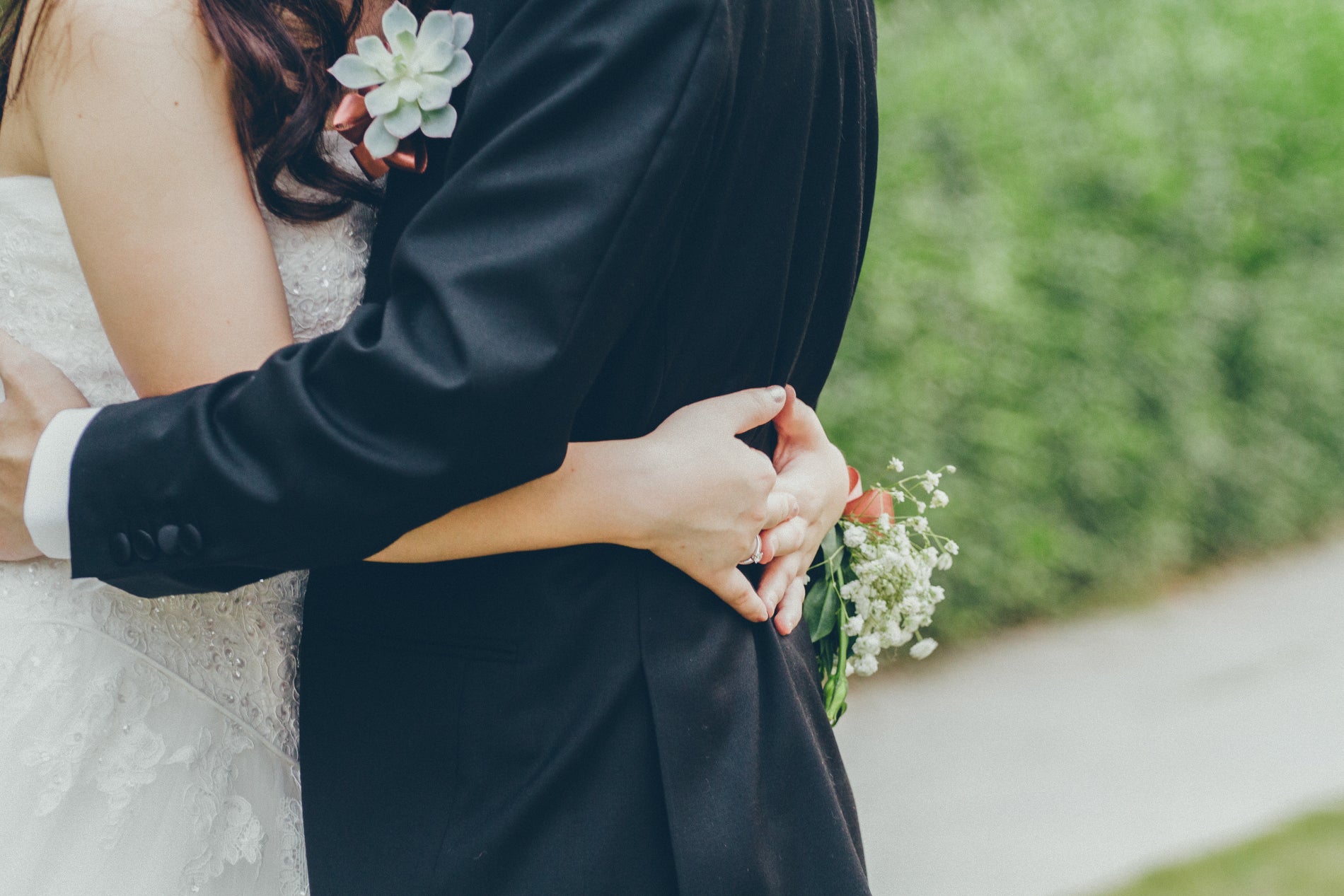Something Borrowed, Something Blue & Something New: The Wedding Meaning | Blogs | Moyen & Co. Jewellers Something Borrowed, Something Blue & Something New: The Wedding Meaning | Blogs | Moyen & Co. Jewellers