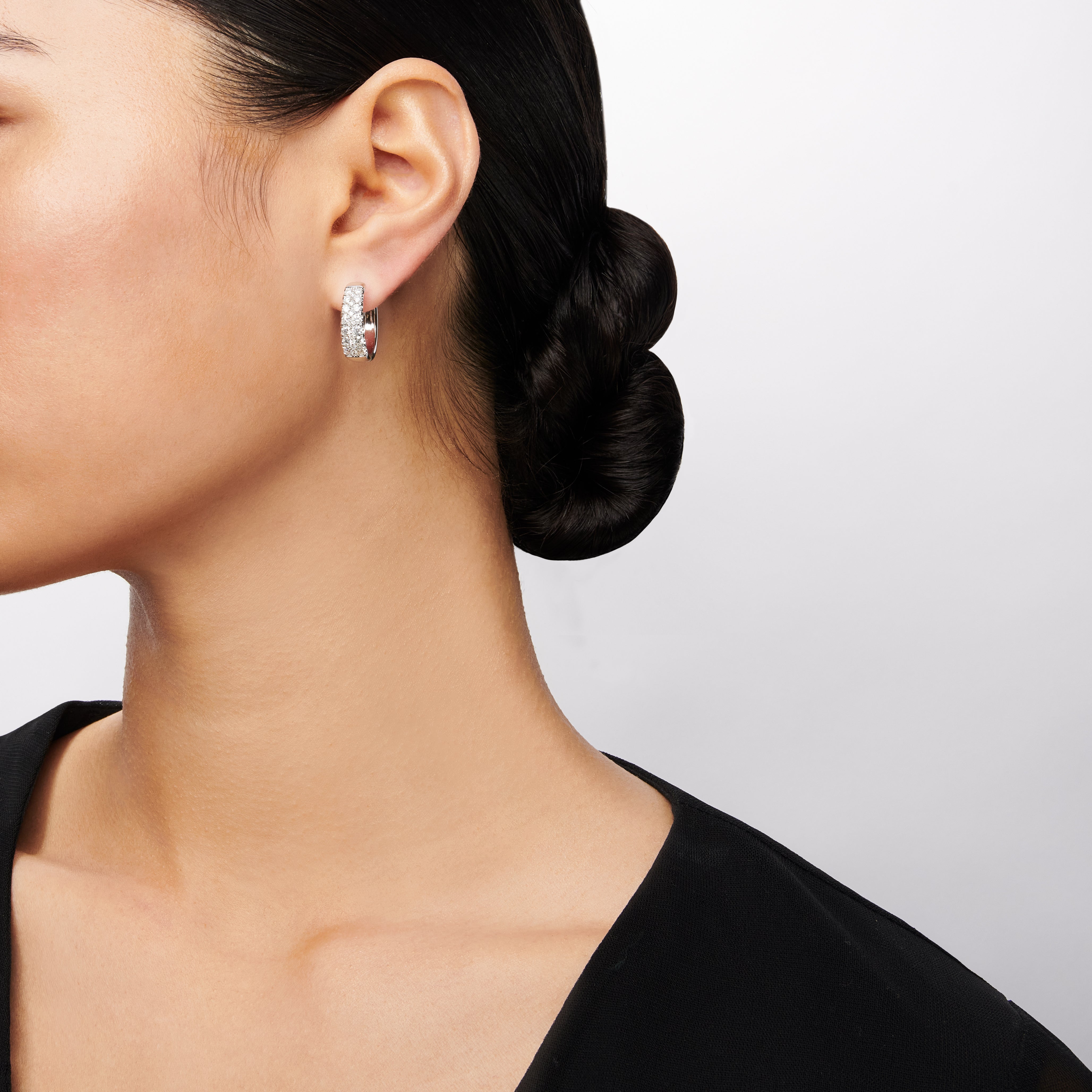 Simon-set Earrings in 18k Gold with Diamonds