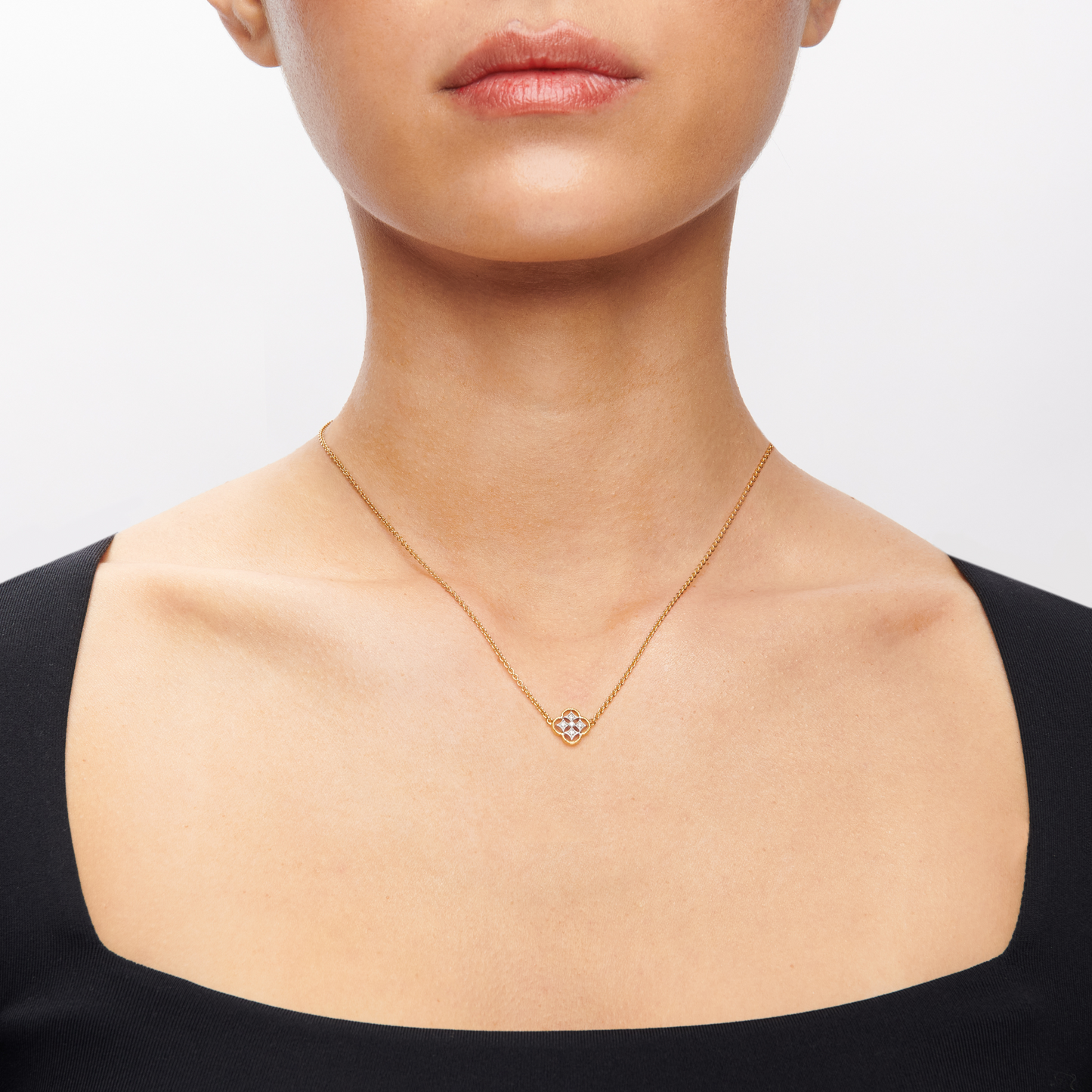 Trellis Pendant Necklace in 18k Gold with Diamonds