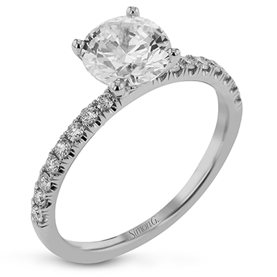 Classic Round-Cut Diamond Engagement Ring in 18k Gold