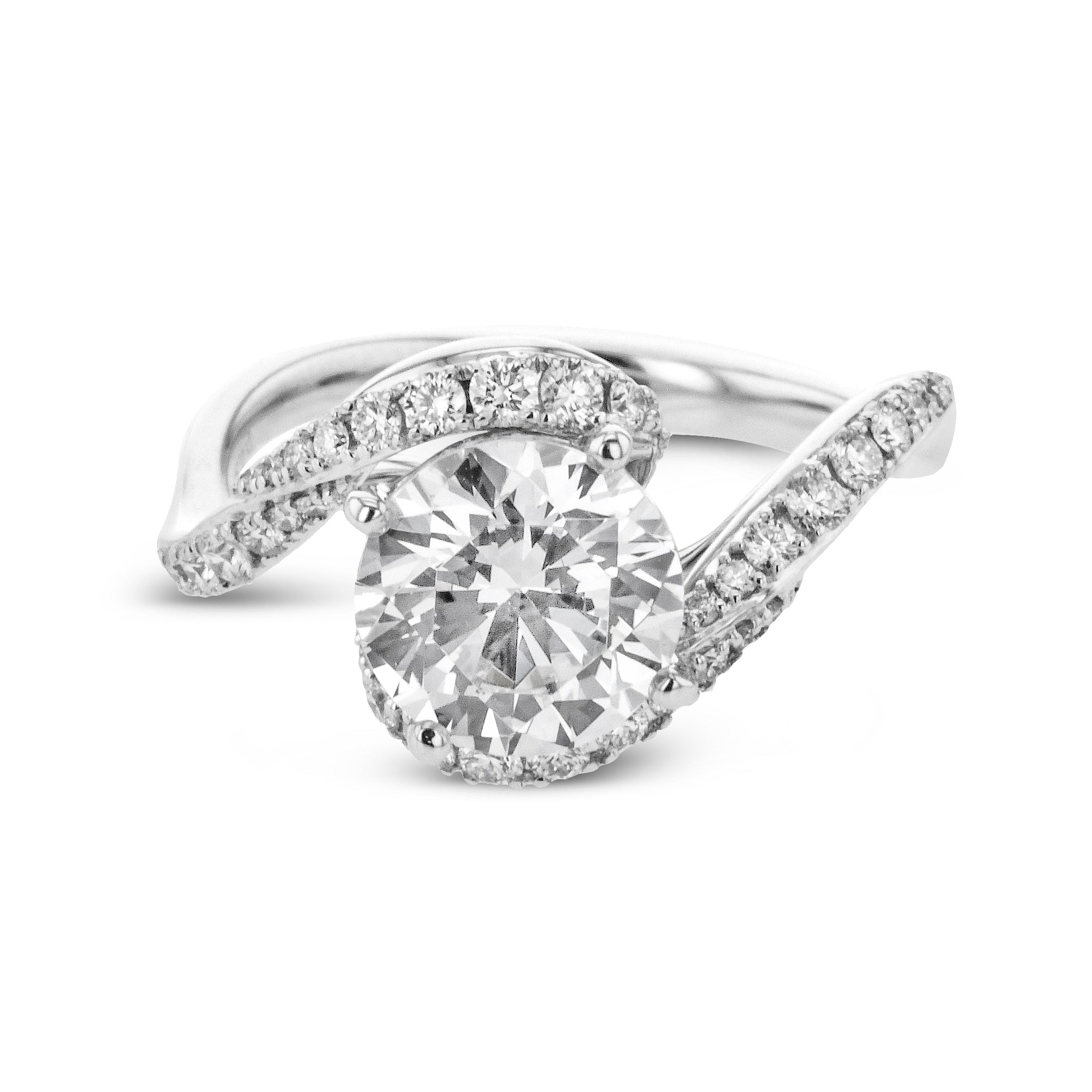 Round Engagement Ring in 14k Gold with Diamonds