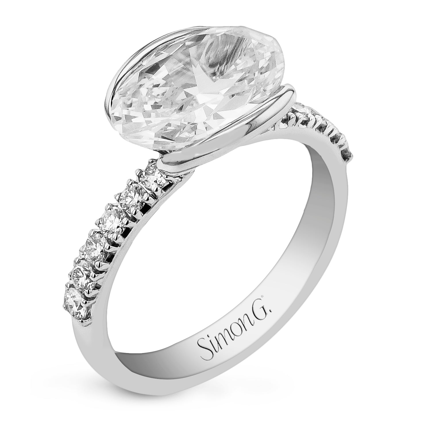 Oval - Cut Engagement Ring in 18k Gold with Diamonds - Simon G. Jewelry
