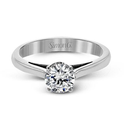Modern White Gold Engagement Ring with Stunning Centerpiece