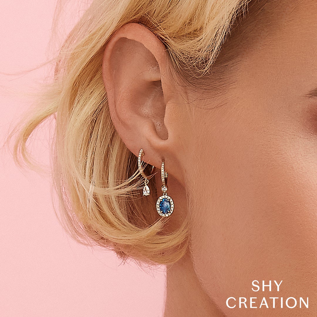 0.33CT DIAMOND PEAR HUGGIE EARRING